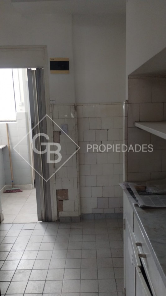 ALQUILER DEPARTAMENTO 3 AMBIENTES CON DEPENDENCIA EN MICROCENTRO
