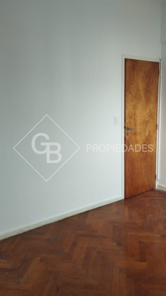 ALQUILER DEPARTAMENTO 3 AMBIENTES CON DEPENDENCIA EN MICROCENTRO