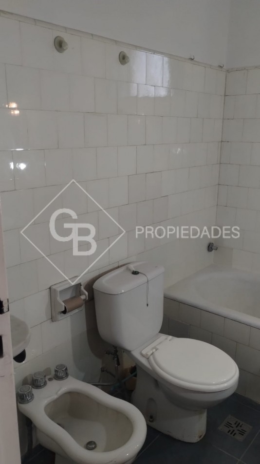ALQUILER DEPARTAMENTO 3 AMBIENTES CON DEPENDENCIA EN MICROCENTRO