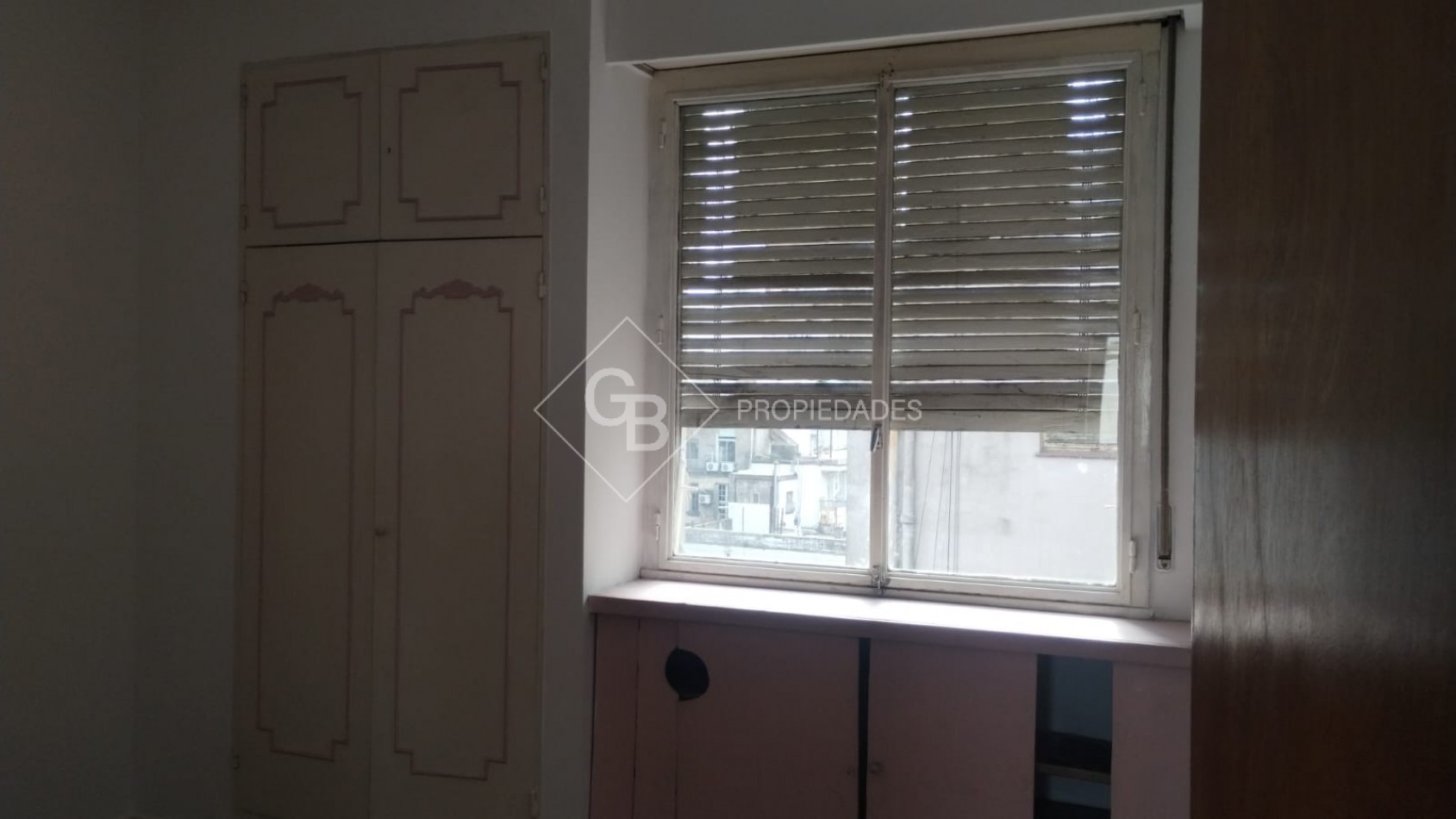 ALQUILER DEPARTAMENTO 3 AMBIENTES CON DEPENDENCIA EN MICROCENTRO