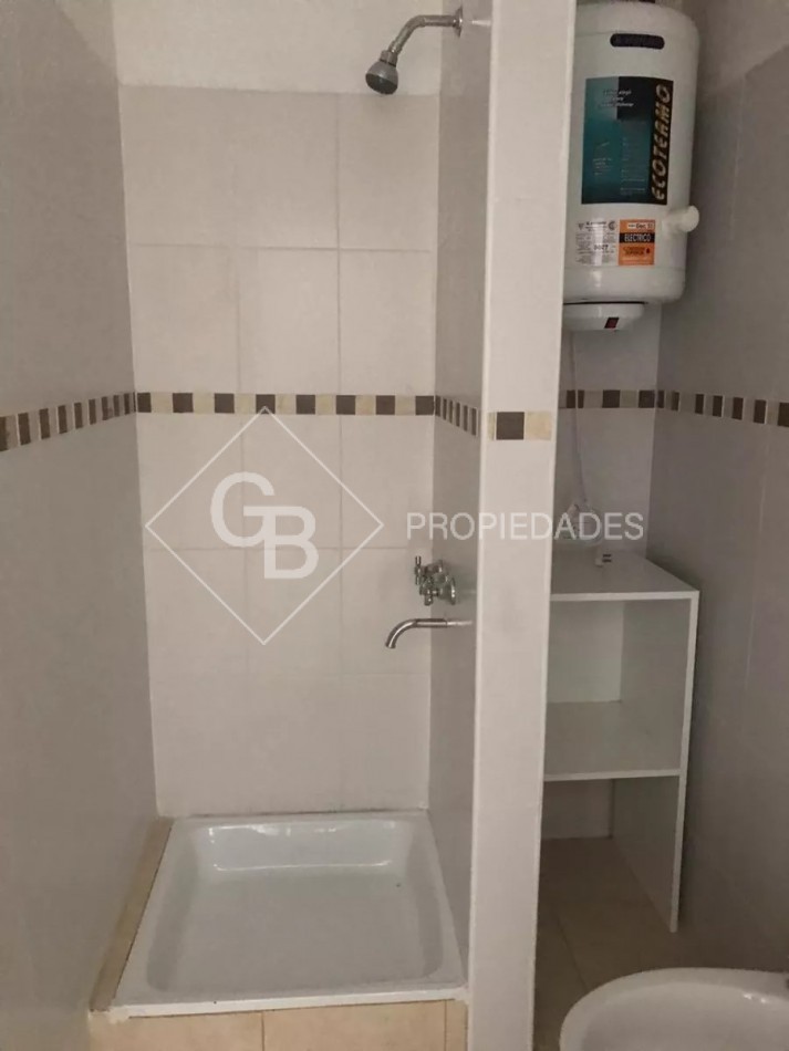 Departamento Al Frente Con Balcon Y Cochera