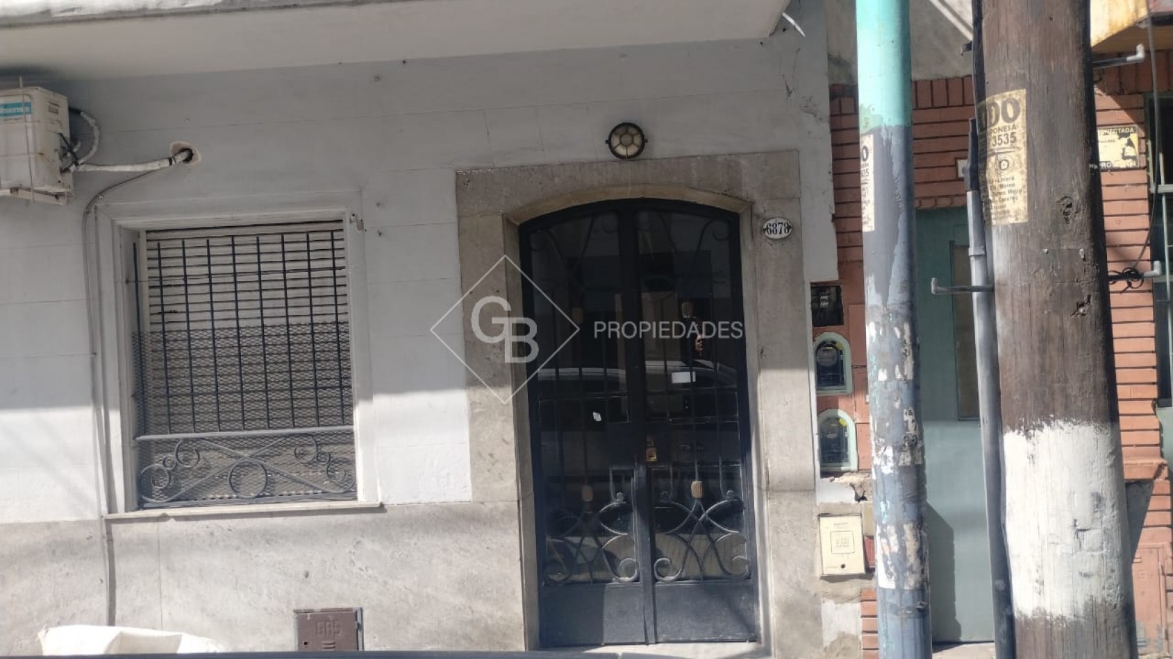 2 AMB. Con Patio.