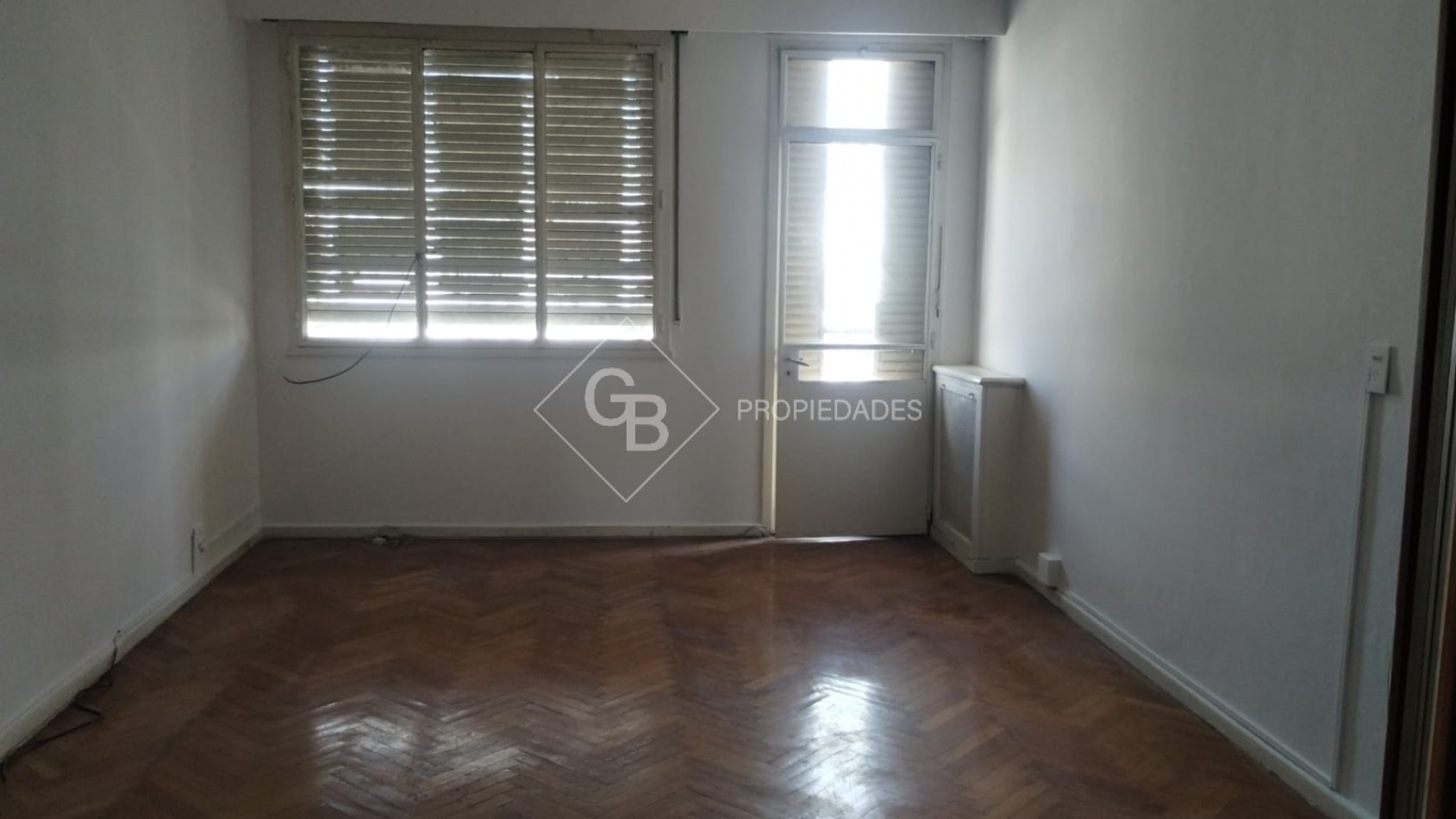 ALQUILER DEPARTAMENTO 3 AMBIENTES CON DEPENDENCIA EN MICROCENTRO
