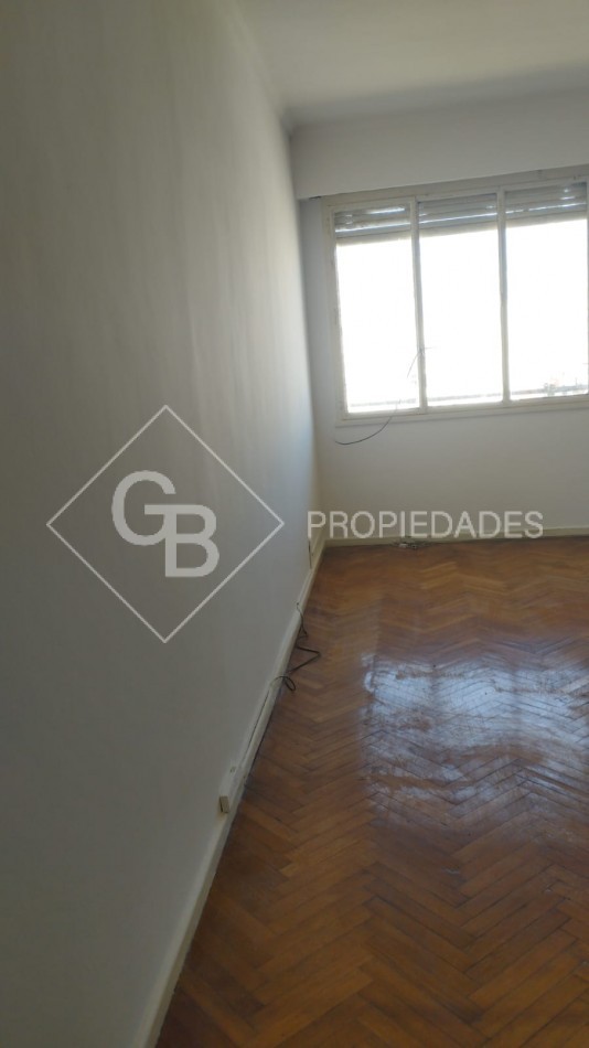 ALQUILER DEPARTAMENTO 3 AMBIENTES CON DEPENDENCIA EN MICROCENTRO