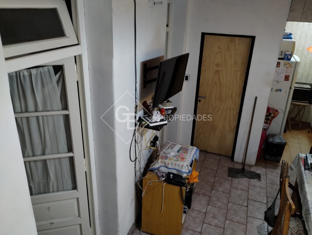 VENTA PH 3 AMBIENTES CON TERRAZA PROPIA EN LOMAS DEL MIRADOR