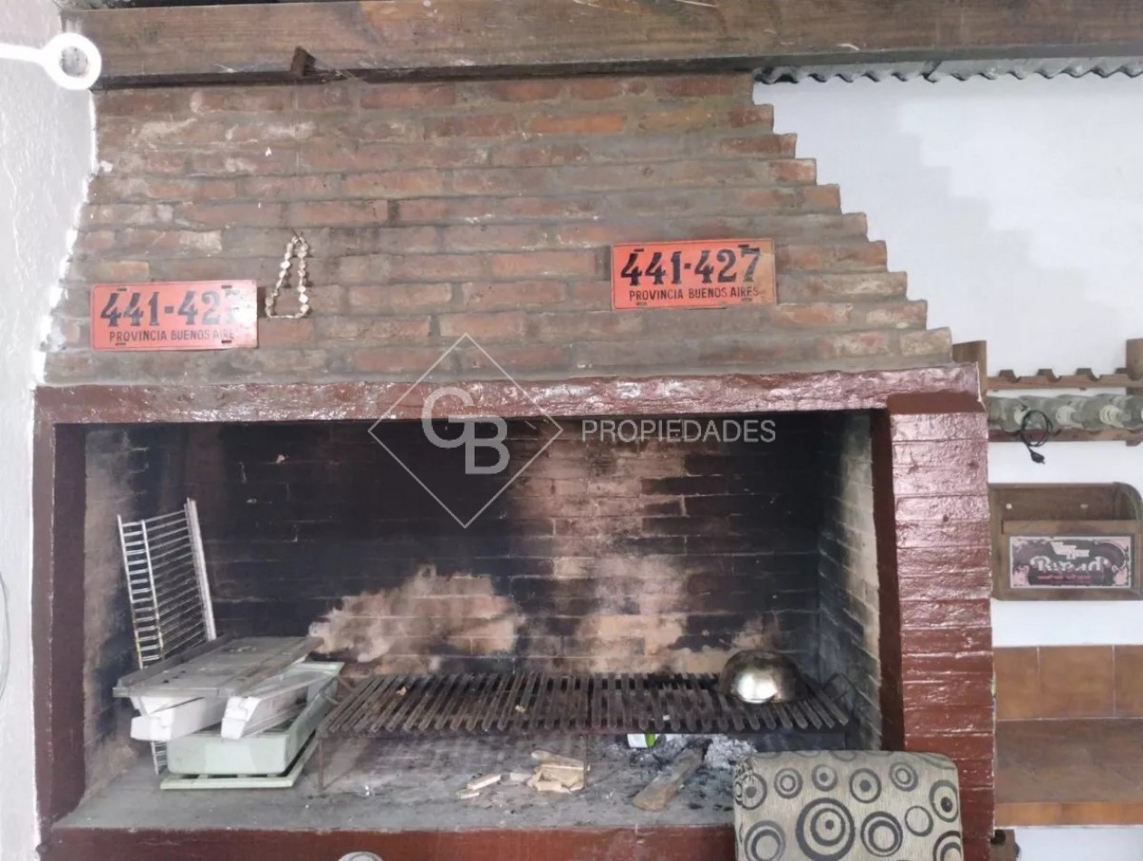 Casa Quinta 3 Ambientes Con Pileta - Venta O Permuta por VEHICULOS
