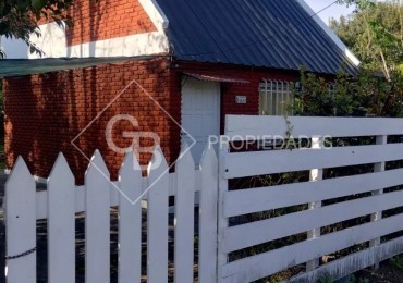Casa Quinta 3 Ambientes Con Pileta - Venta O Permuta por VEHICULOS 